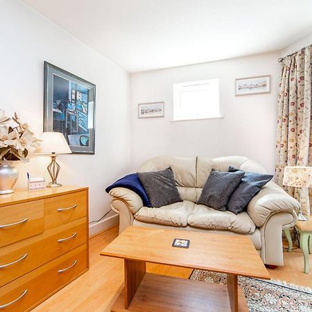 Pass The Keys Delightful Apartment Close To River In Se16 Londres Exterior foto